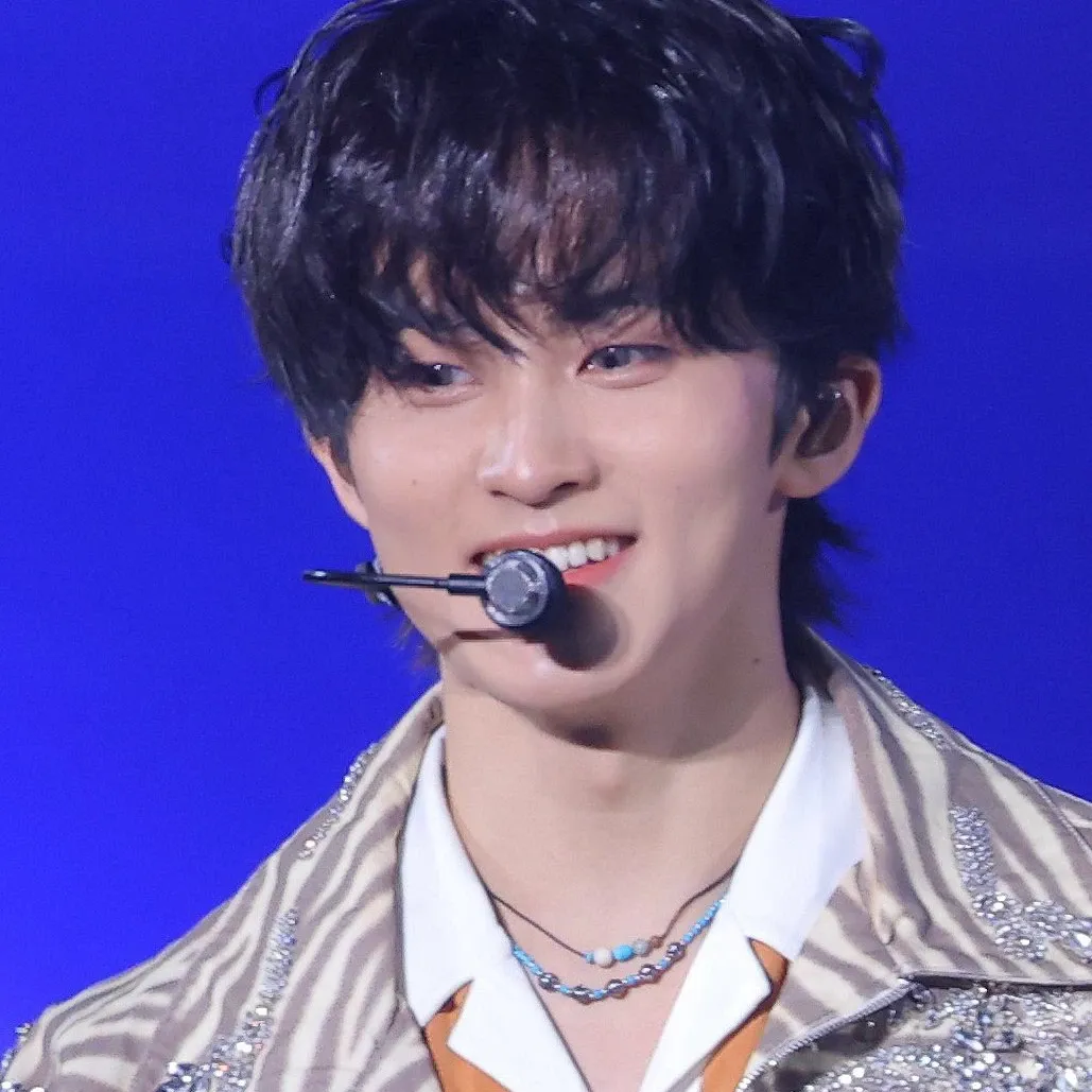 A moment captured by Mark (NCT 127, NCT DREAM)'s fan