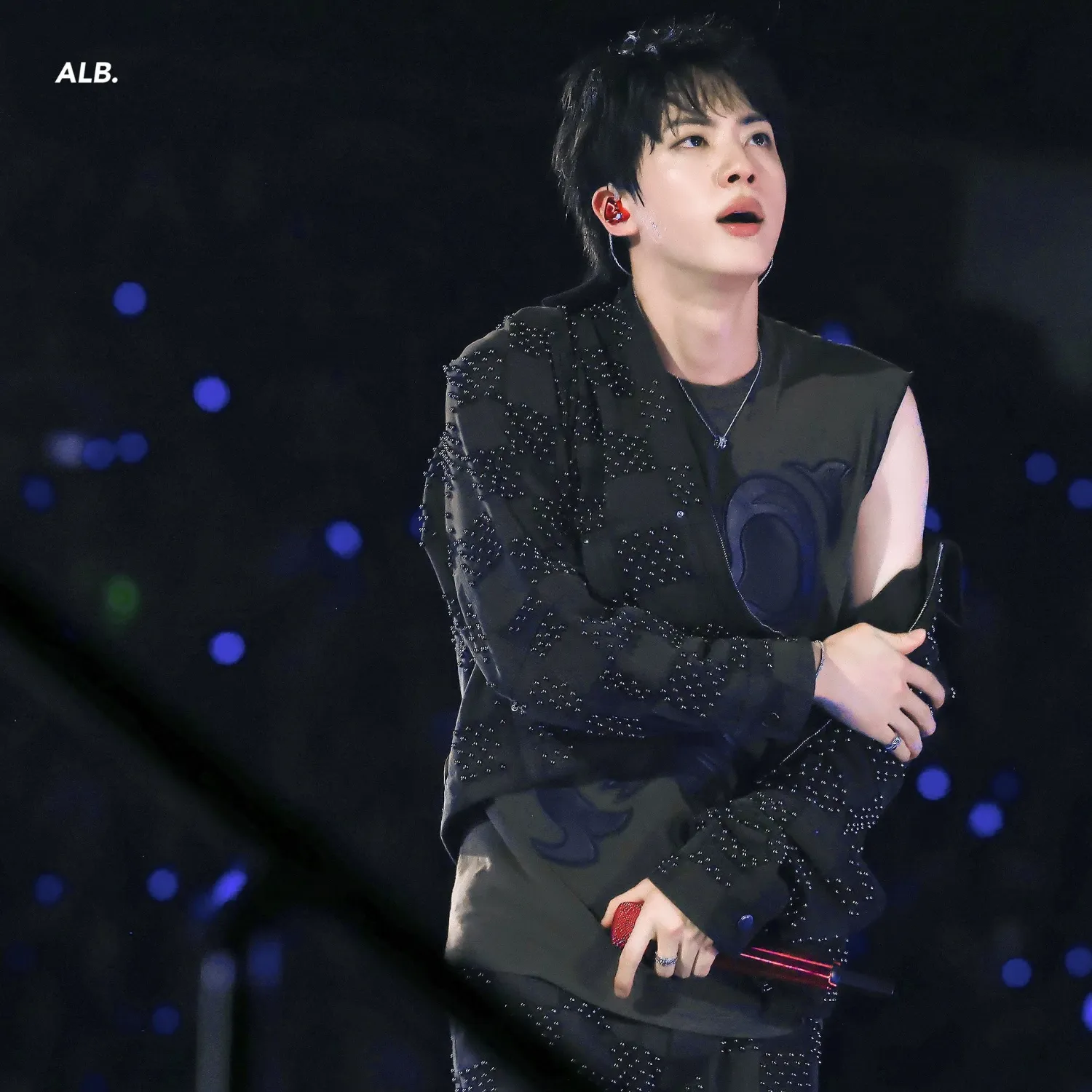 Foto aktivitas terbaru Jin (BTS)