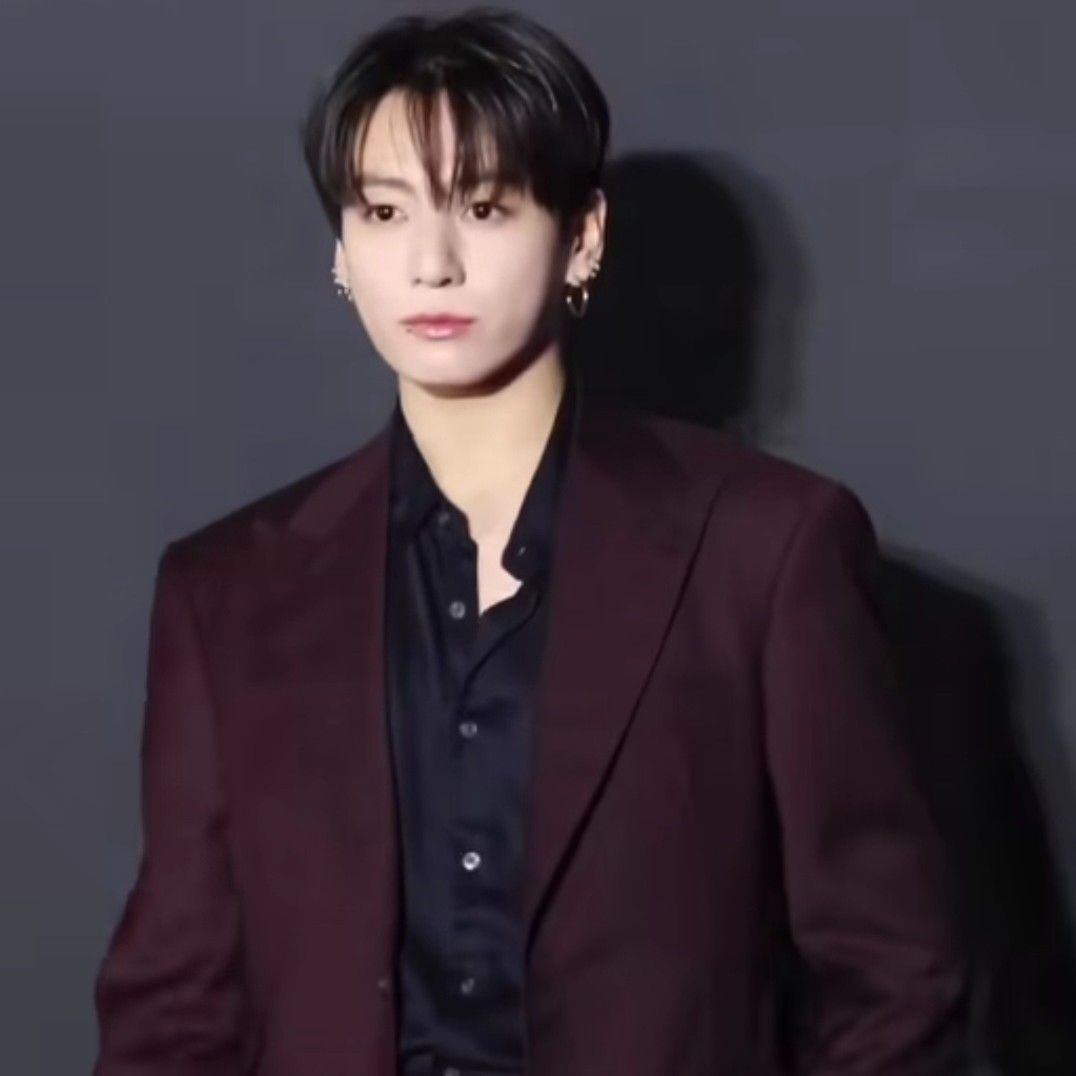 Hot post catching attention from 정국 (방탄소년단)'s fandom