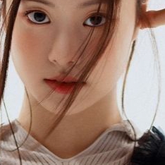 A moment captured by Kim Garam's fan