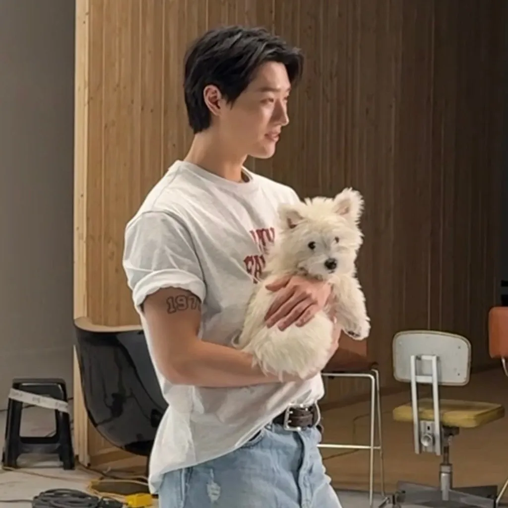 Behind-the-scenes cut of WOODZ