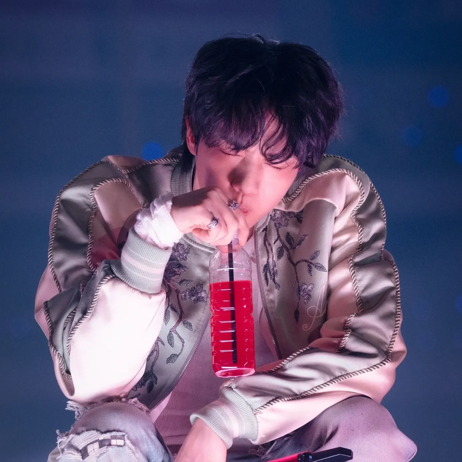 Foto aktivitas terbaru Jin (BTS)