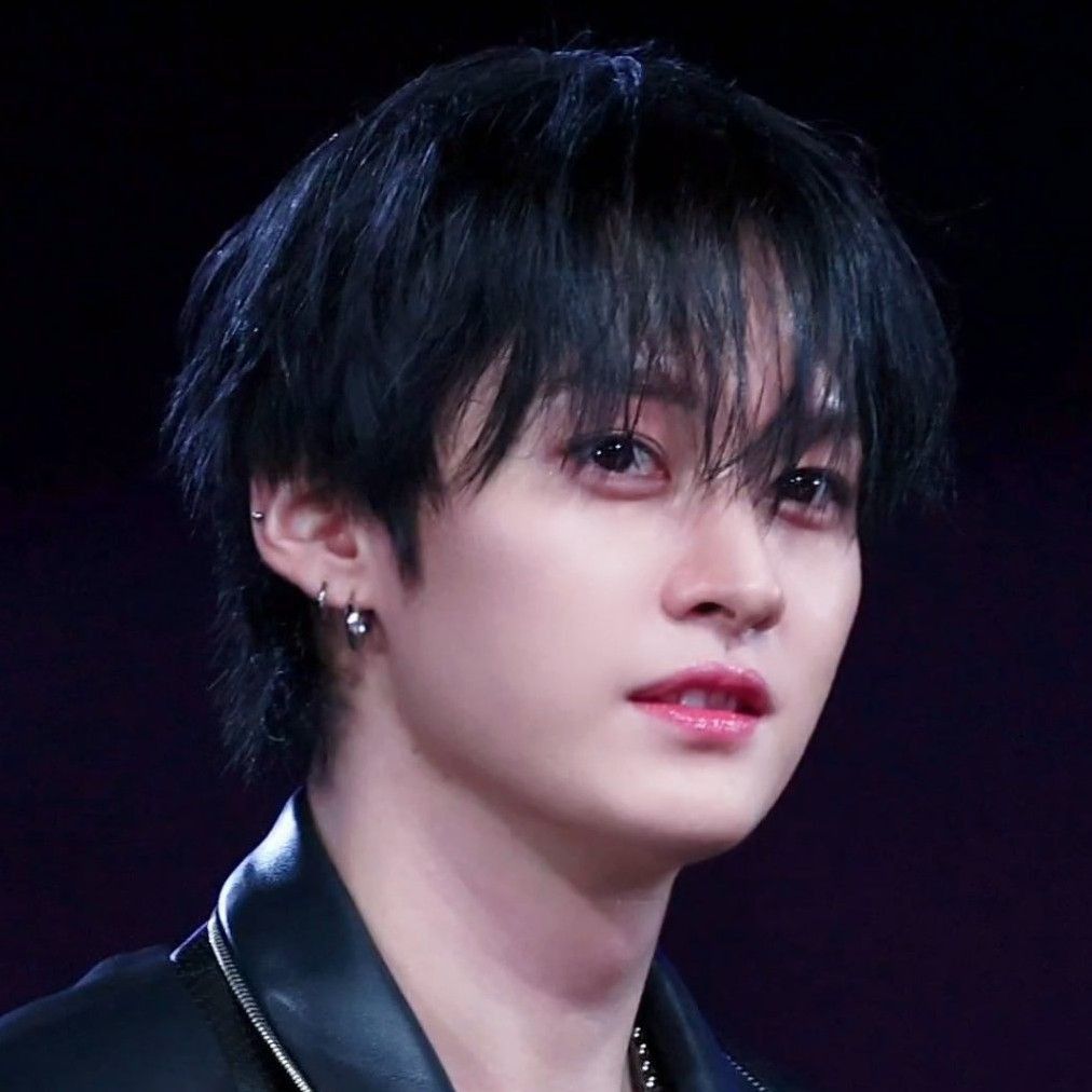 Lee Know (Stray Kids)粉丝拍下的瞬间