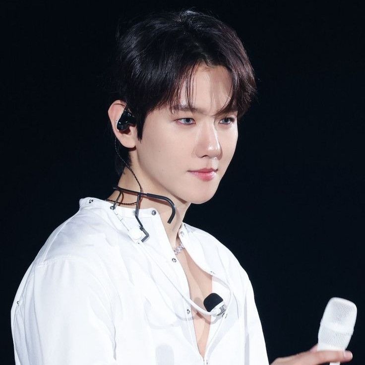 백현 (EXO) 최근 활동샷