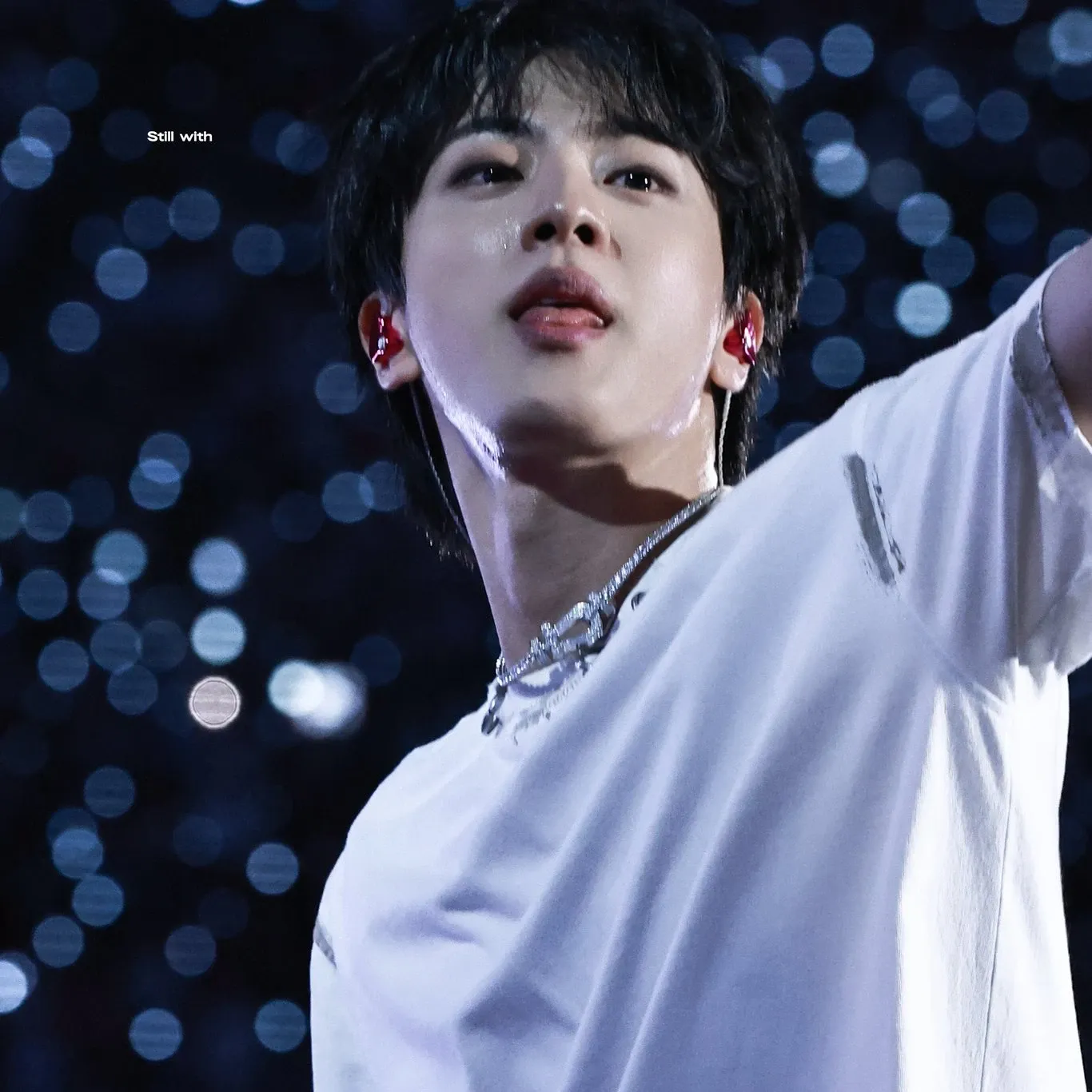 Momen yang diabadikan oleh penggemar Jin (BTS)