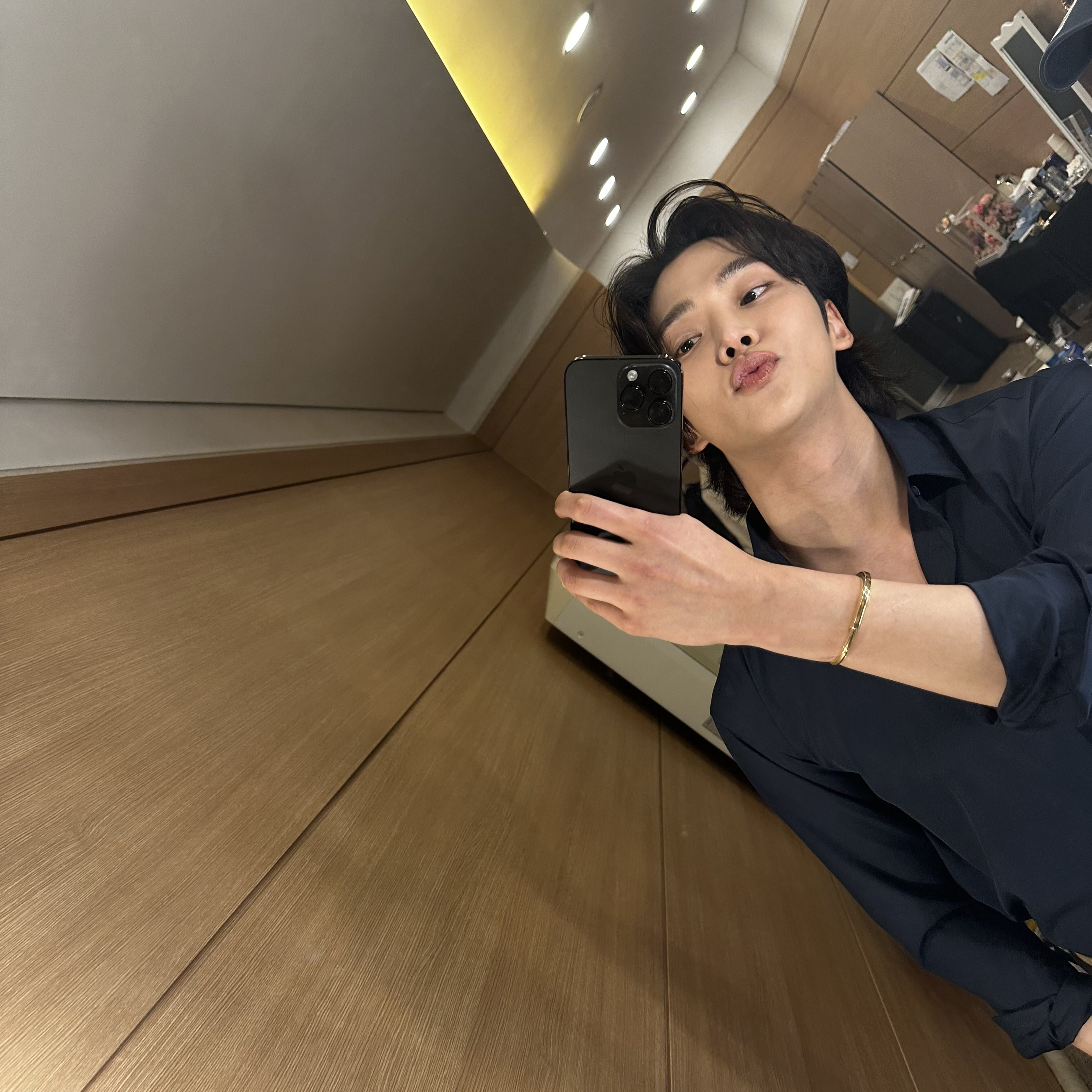 로운의 최신 사진