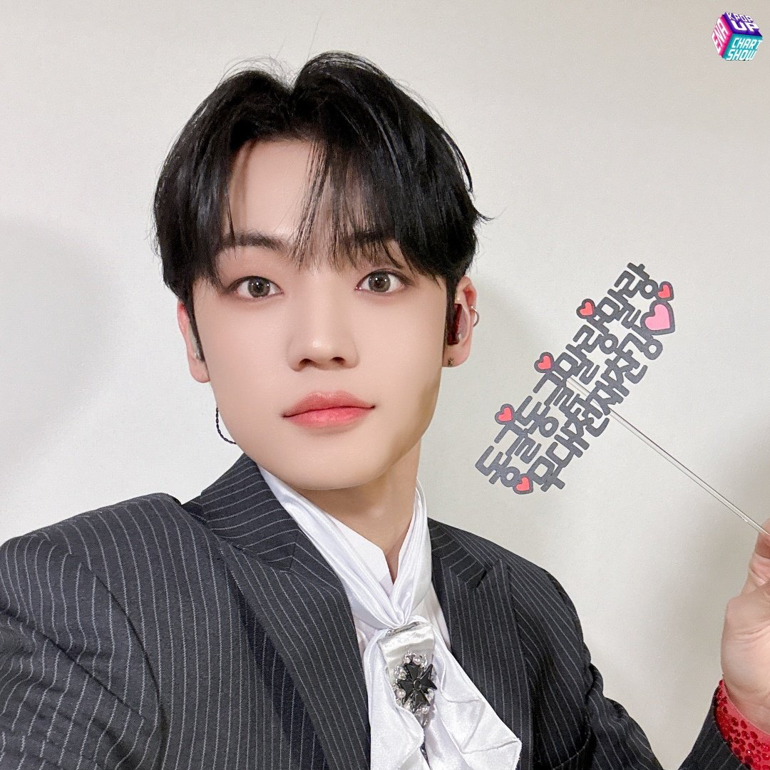 Behind-the-scenes cut of Chan (A.C.E)