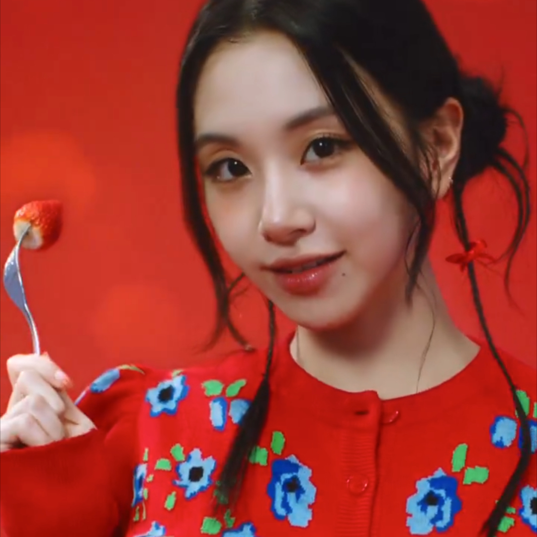 Foto aktivitas terbaru TWICE