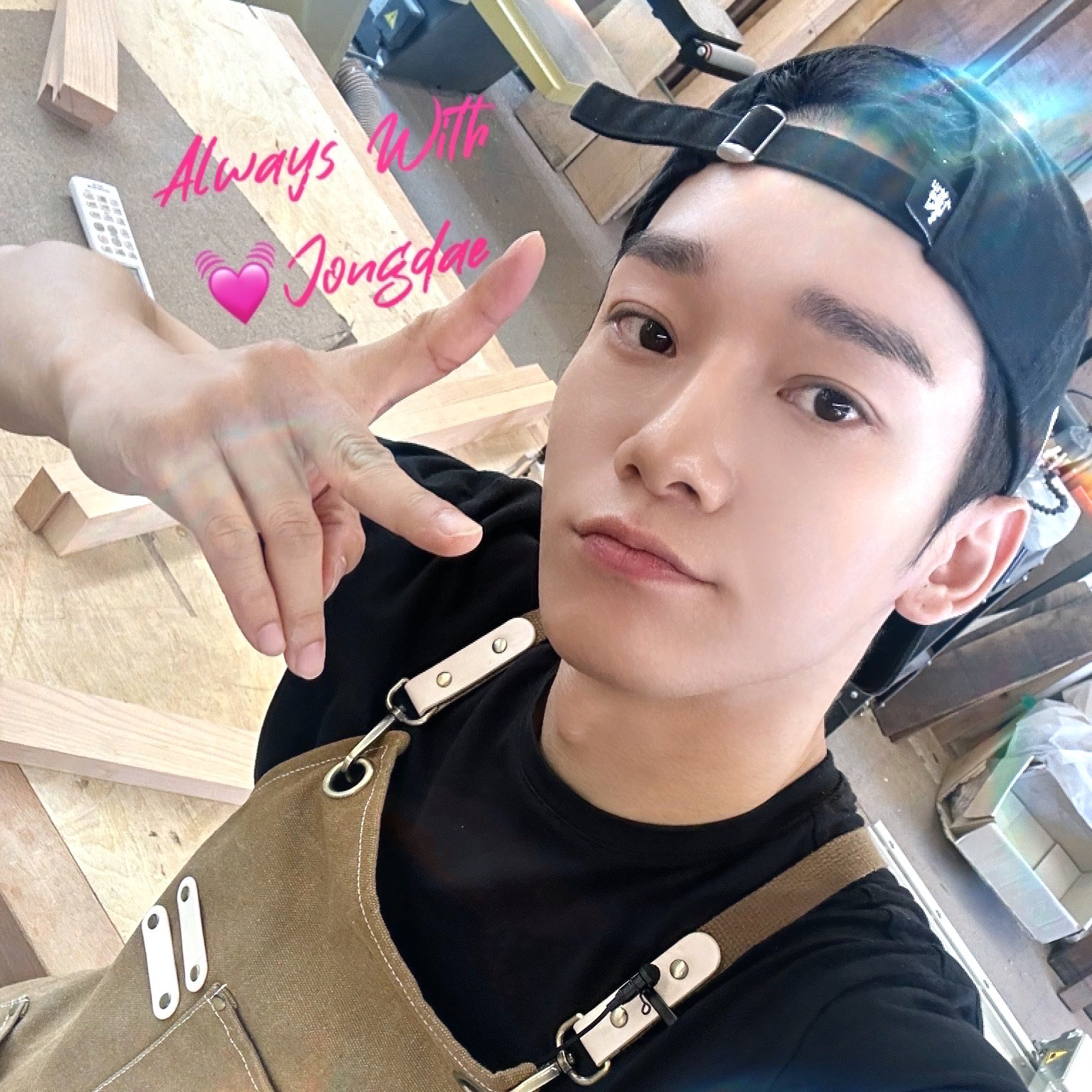 Behind-the-scenes cut of Chen (EXO)