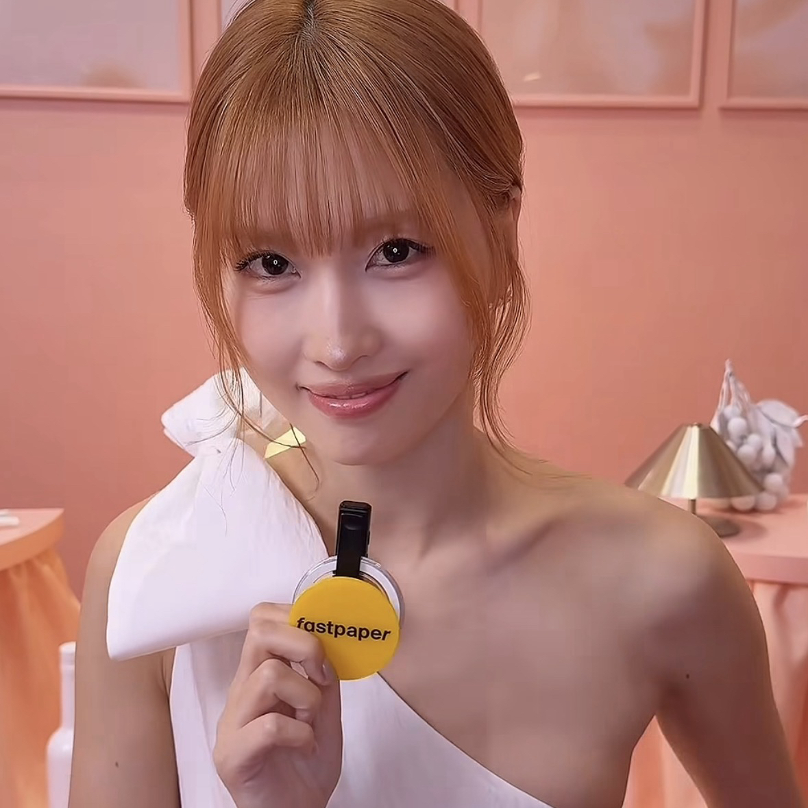 Potret di balik layar Momo (TWICE)