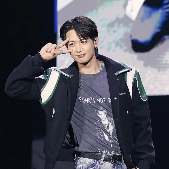 Latest photo of Minho (SHINee)