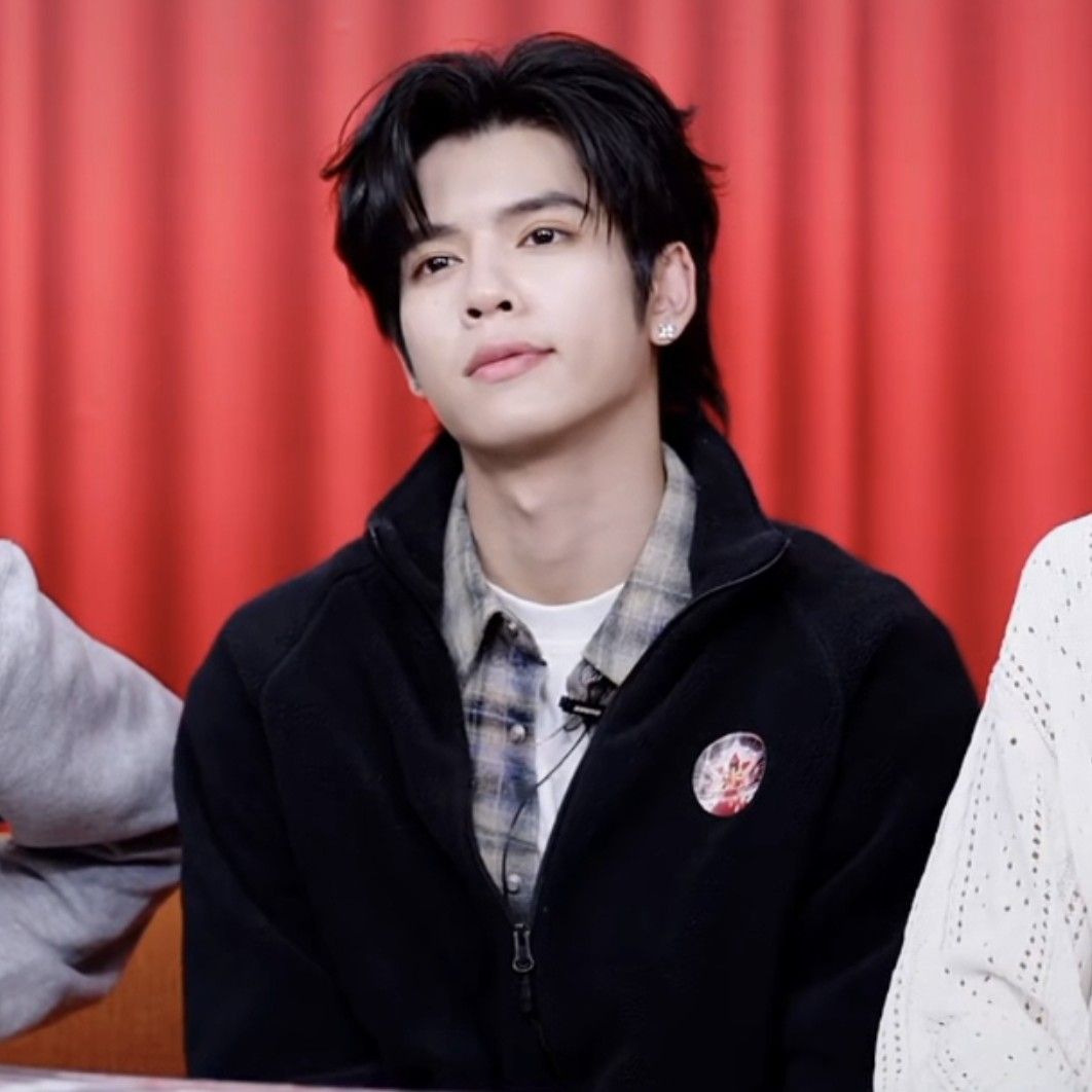 A moment captured by DORN (NexT1DE)'s fan