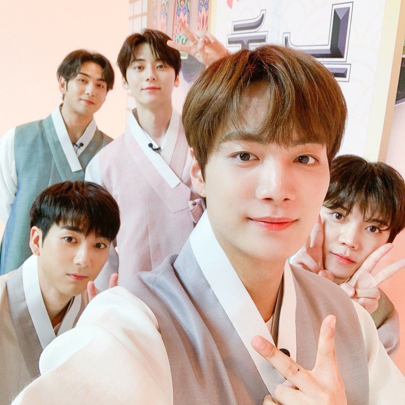 NU'EST的幕后花絮