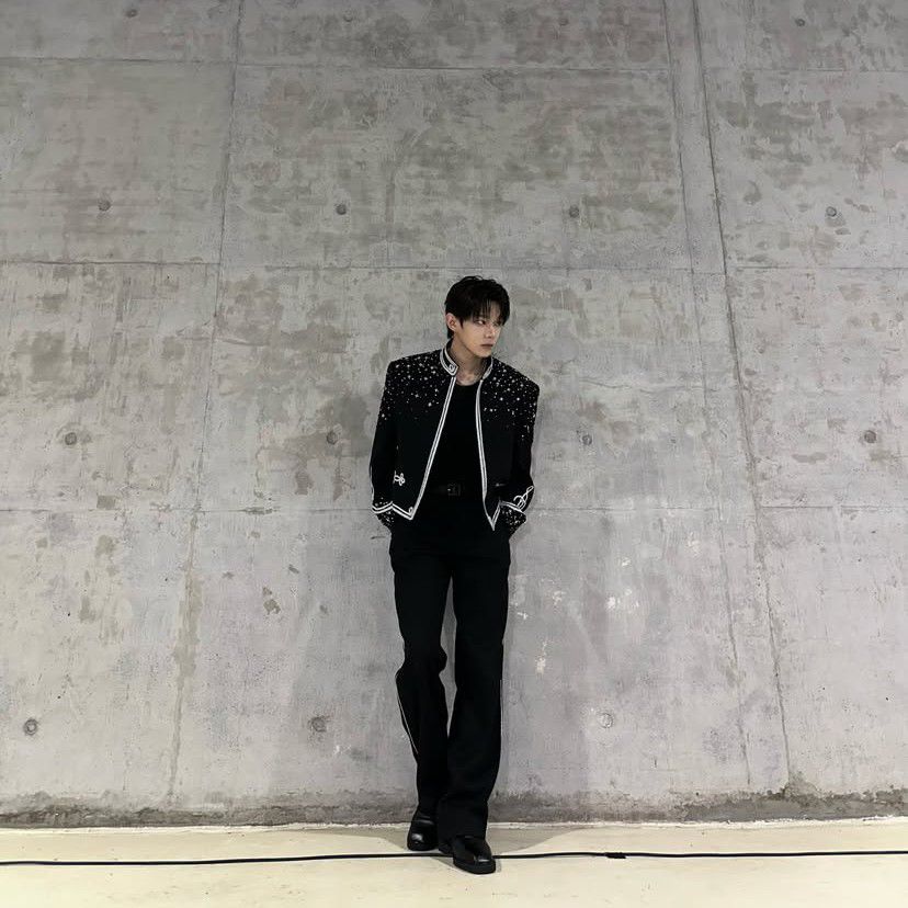 A moment captured by Steven (AHOF)'s fan