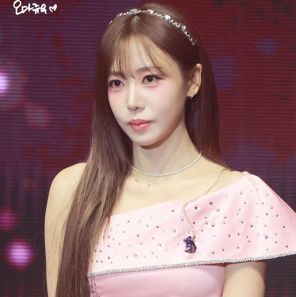 Signature photo of Kim Namjoo (Apink) capturing their charm