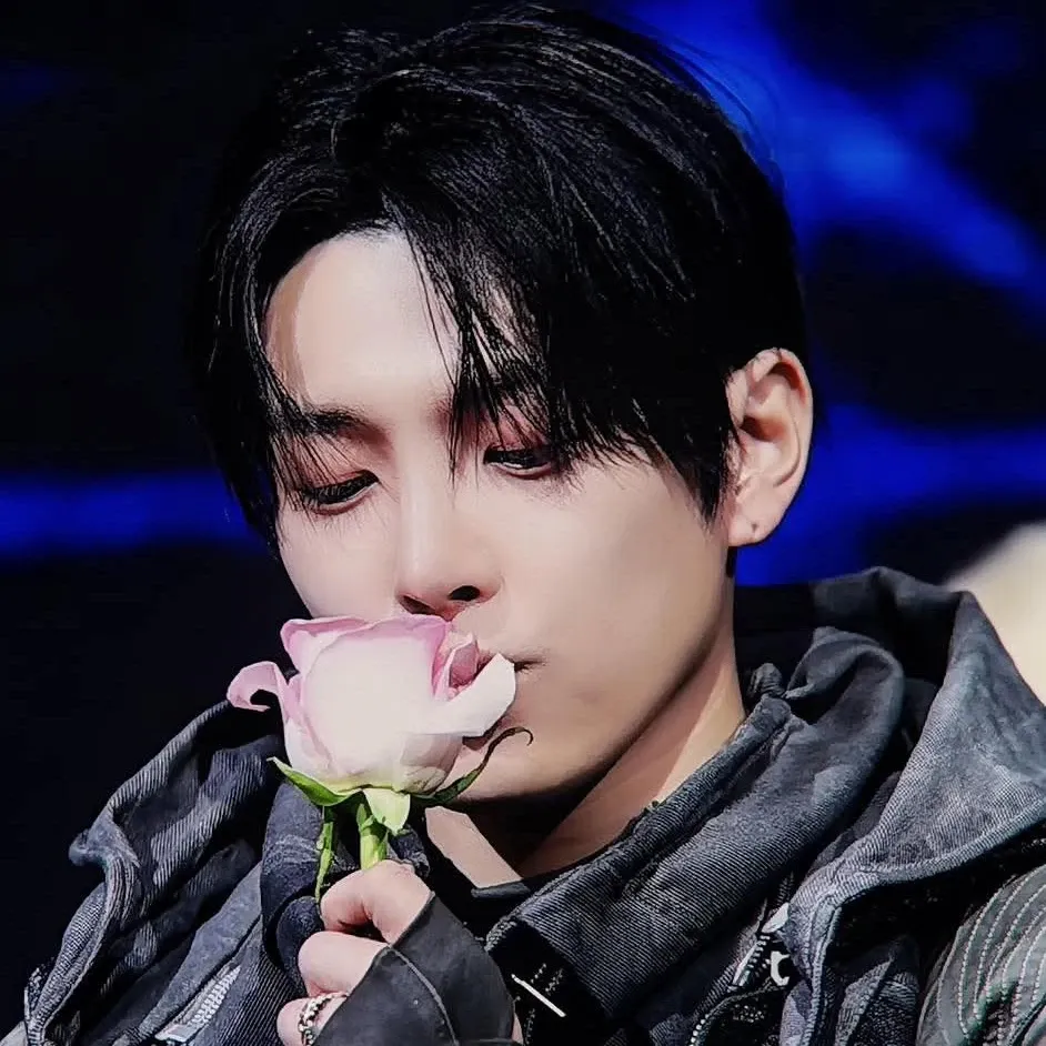 Latest photo of Hongjoong (ATEEZ)