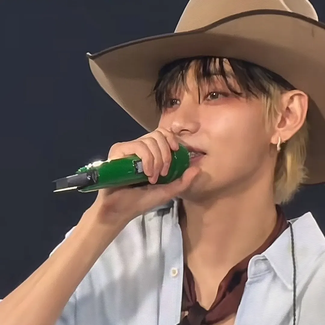 A moment captured by V (BTS)'s fan