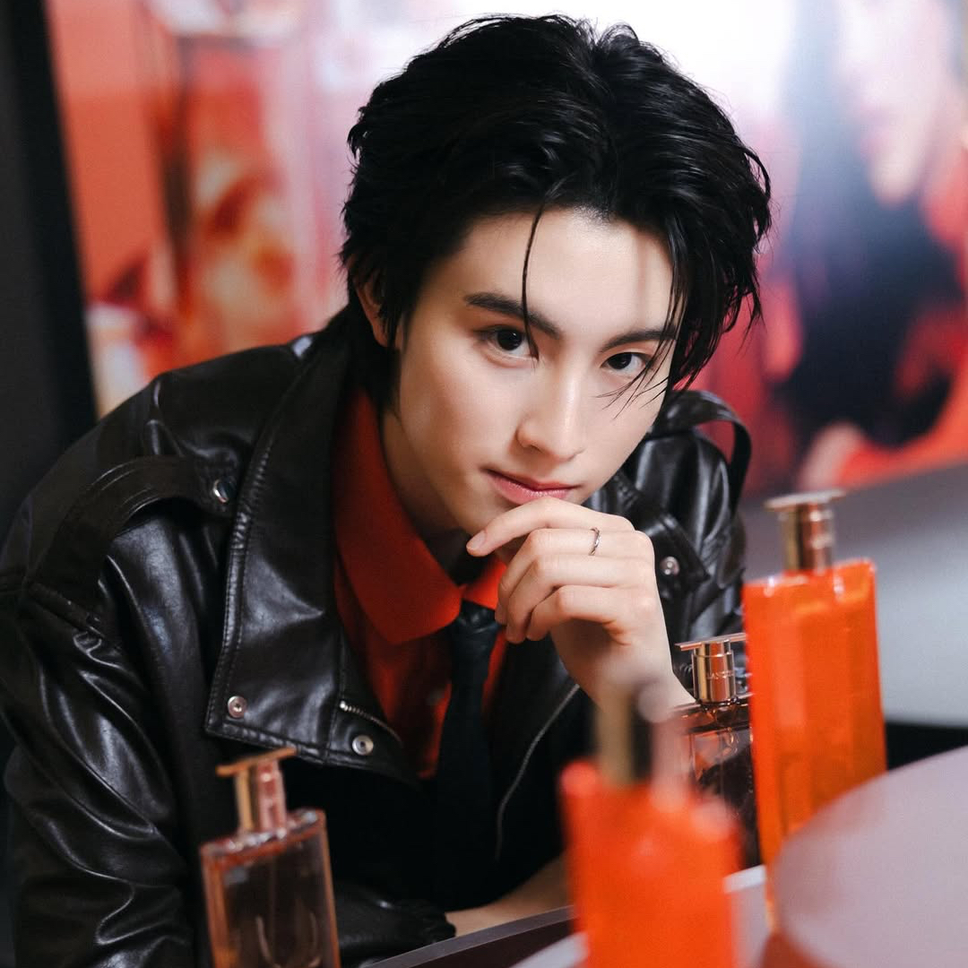 Behind-the-scenes cut of Aa (BUS)