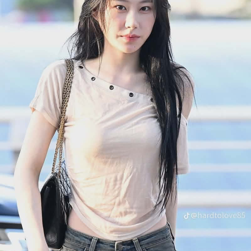 彩領 (ITZY)的最新活動照片