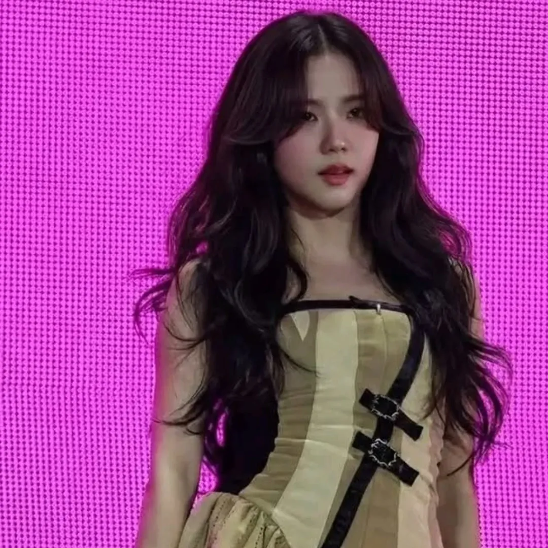 Foto aktivitas terbaru Jisoo (BLACKPINK)