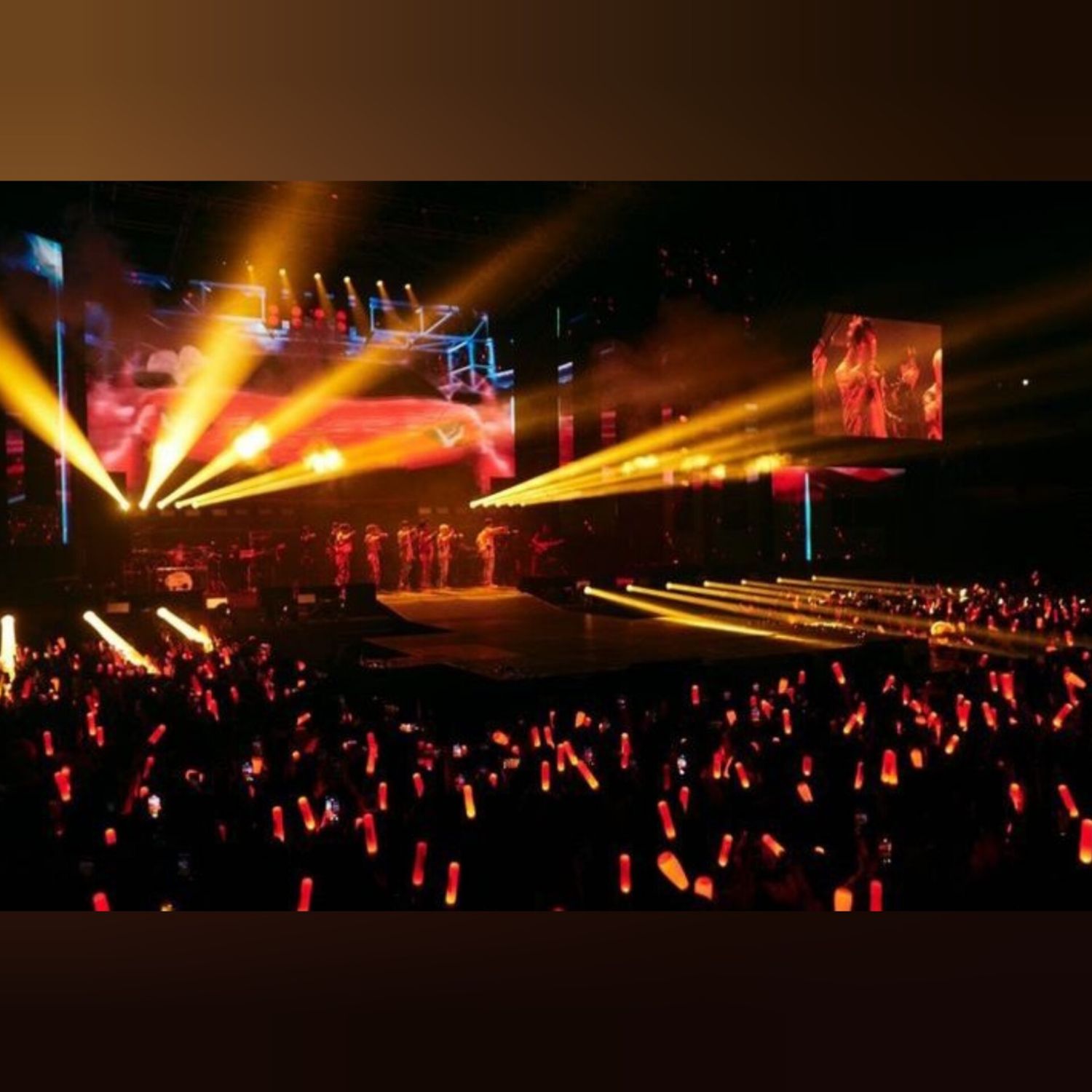 A moment captured by iKON's fan