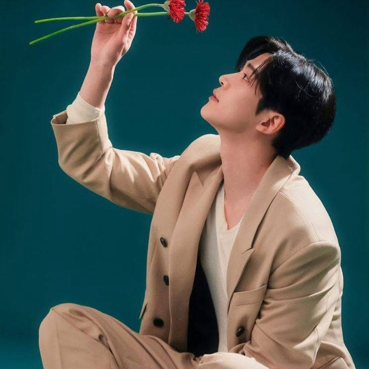 A moment captured by Rowoon's fan