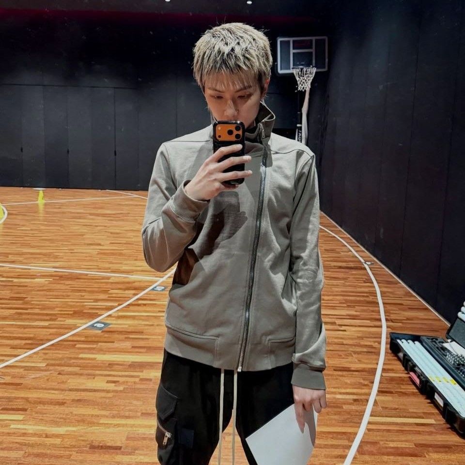 Behind-the-scenes cut of BTS