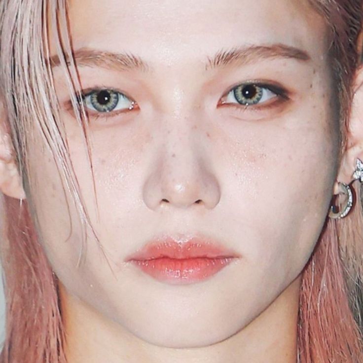 Latest photo of Felix (Stray Kids)