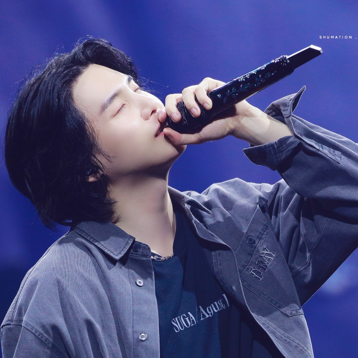 Foto aktivitas terbaru SUGA (BTS)