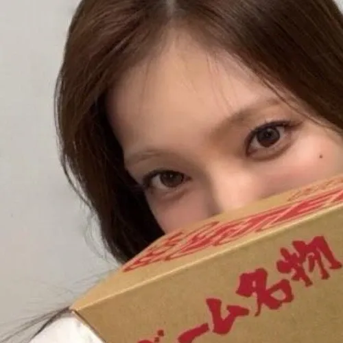 Latest photo of Mayuka (NiziU)