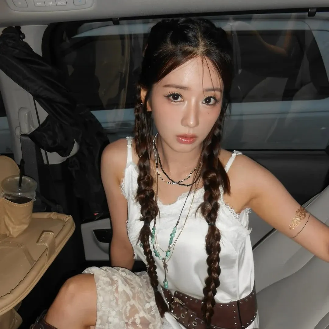 Recent activity shot of Yoon Bomi (Apink)