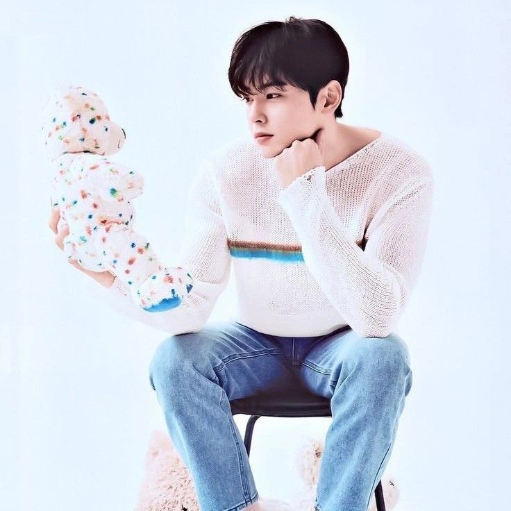 Latest photo of Eunwoo (ASTRO)