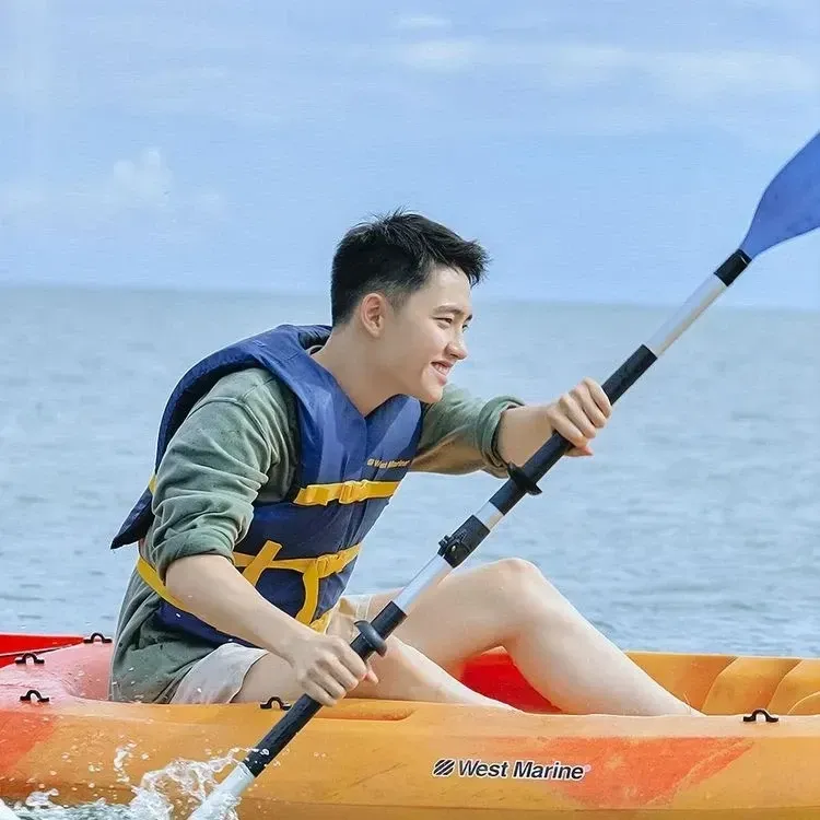 Momen yang diabadikan oleh penggemar D.O. (EXO)