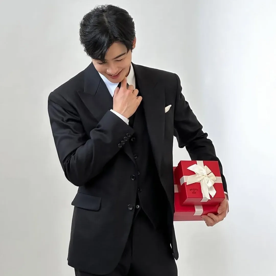 Recent activity shot of Eunwoo (ASTRO)