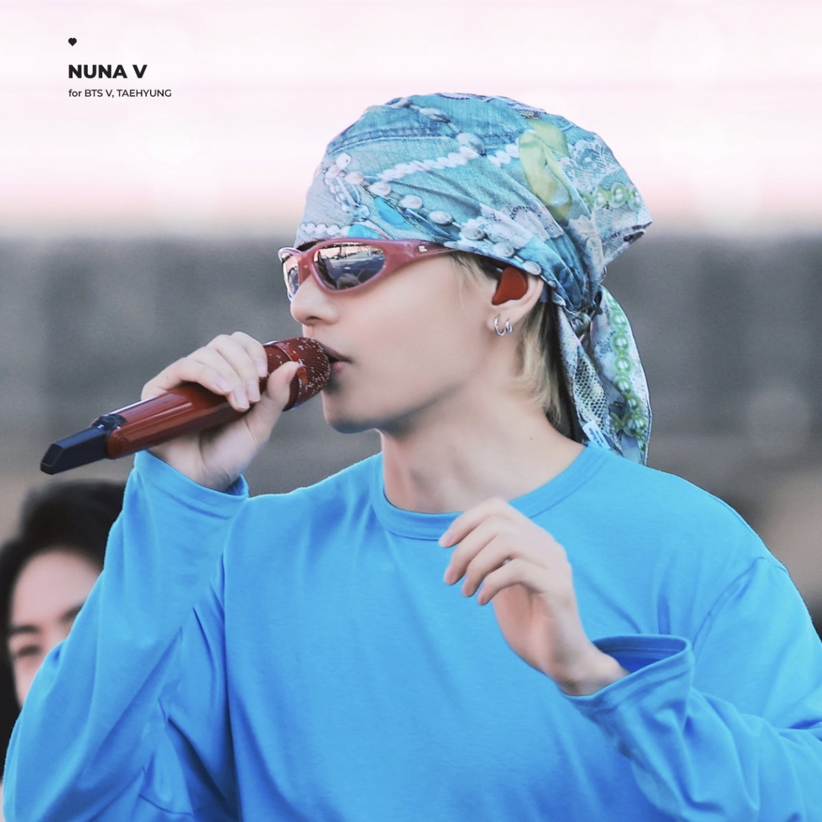 Behind-the-scenes cut of V (BTS)