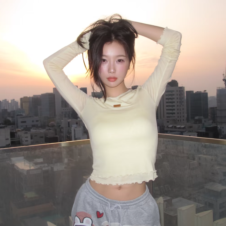 Behind-the-scenes cut of Esther Yu