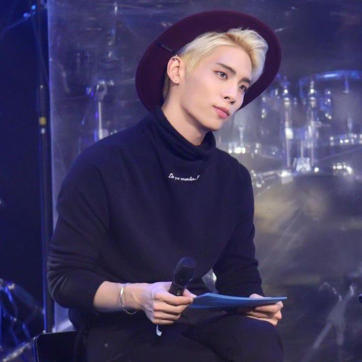 Behind-the-scenes cut of Jonghyun (SHINee)