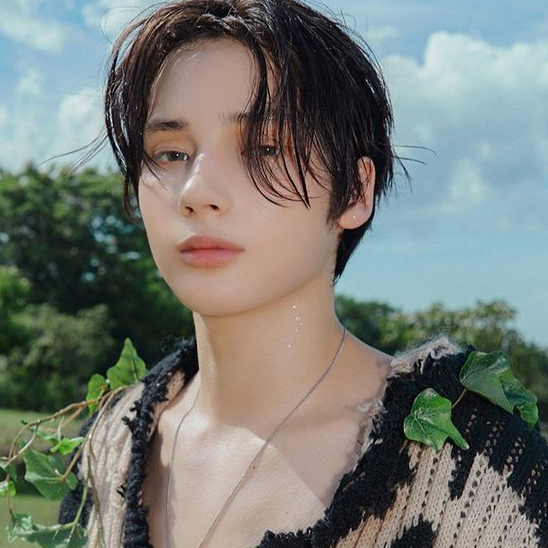 Latest photo of HueningKai (TOMORROW X TOGETHER)