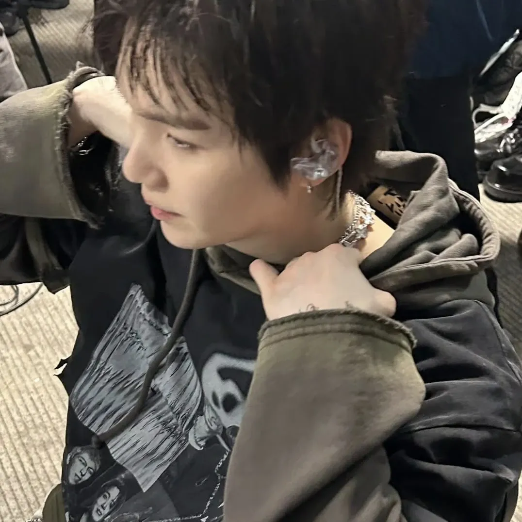 Foto terbaru SUGA (BTS)