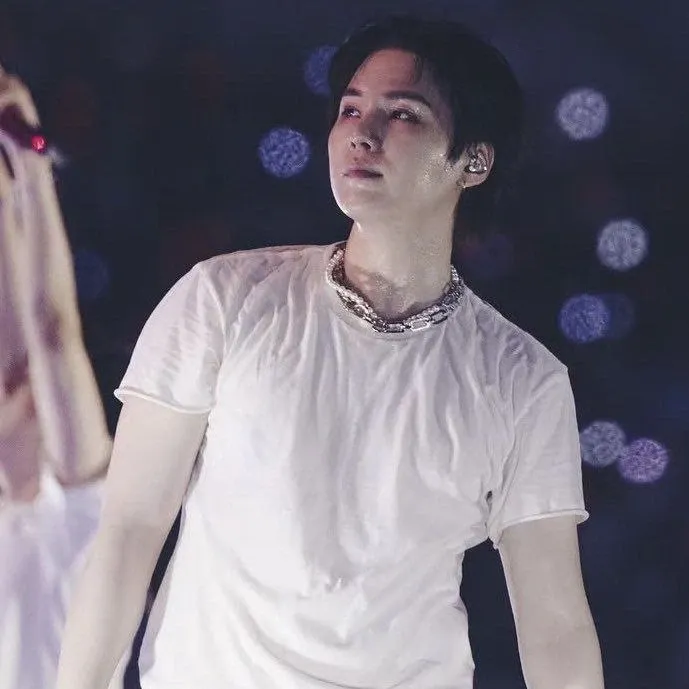 Potret di balik layar SUGA (BTS)