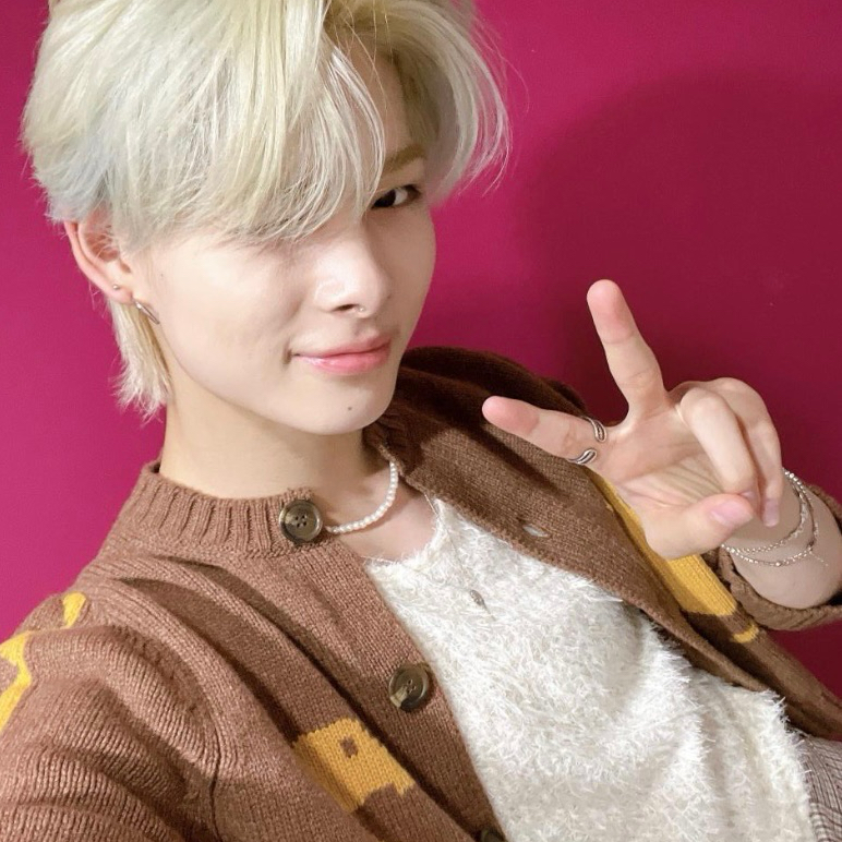 Foto terbaru NI-KI (ENHYPEN)