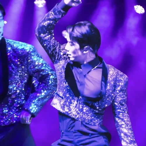 Today's hottest K-pop community feed