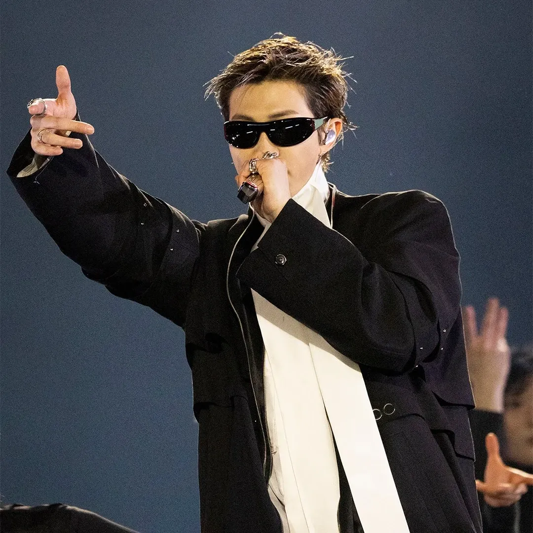 Behind-the-scenes cut of RM (BTS)