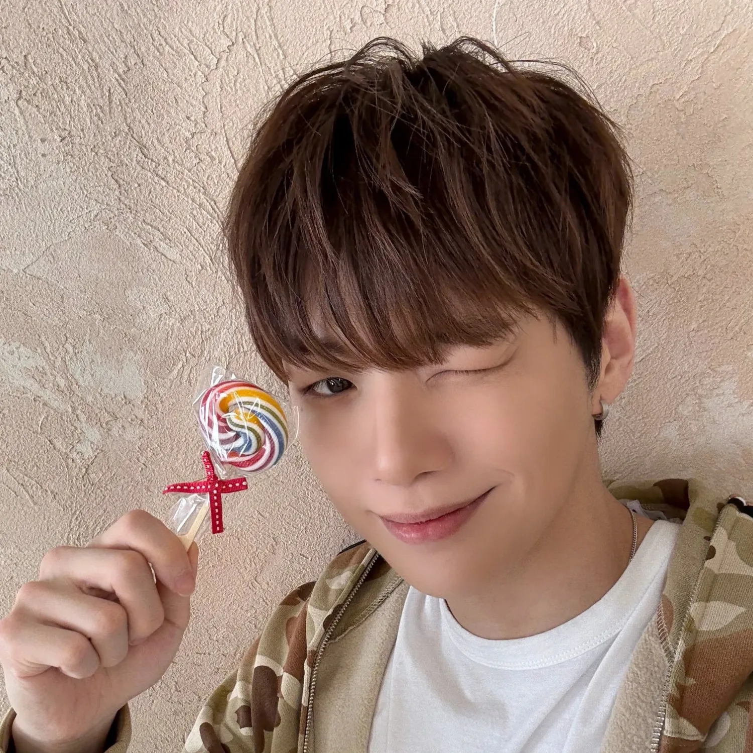 Recent activity shot of Kang Daniel