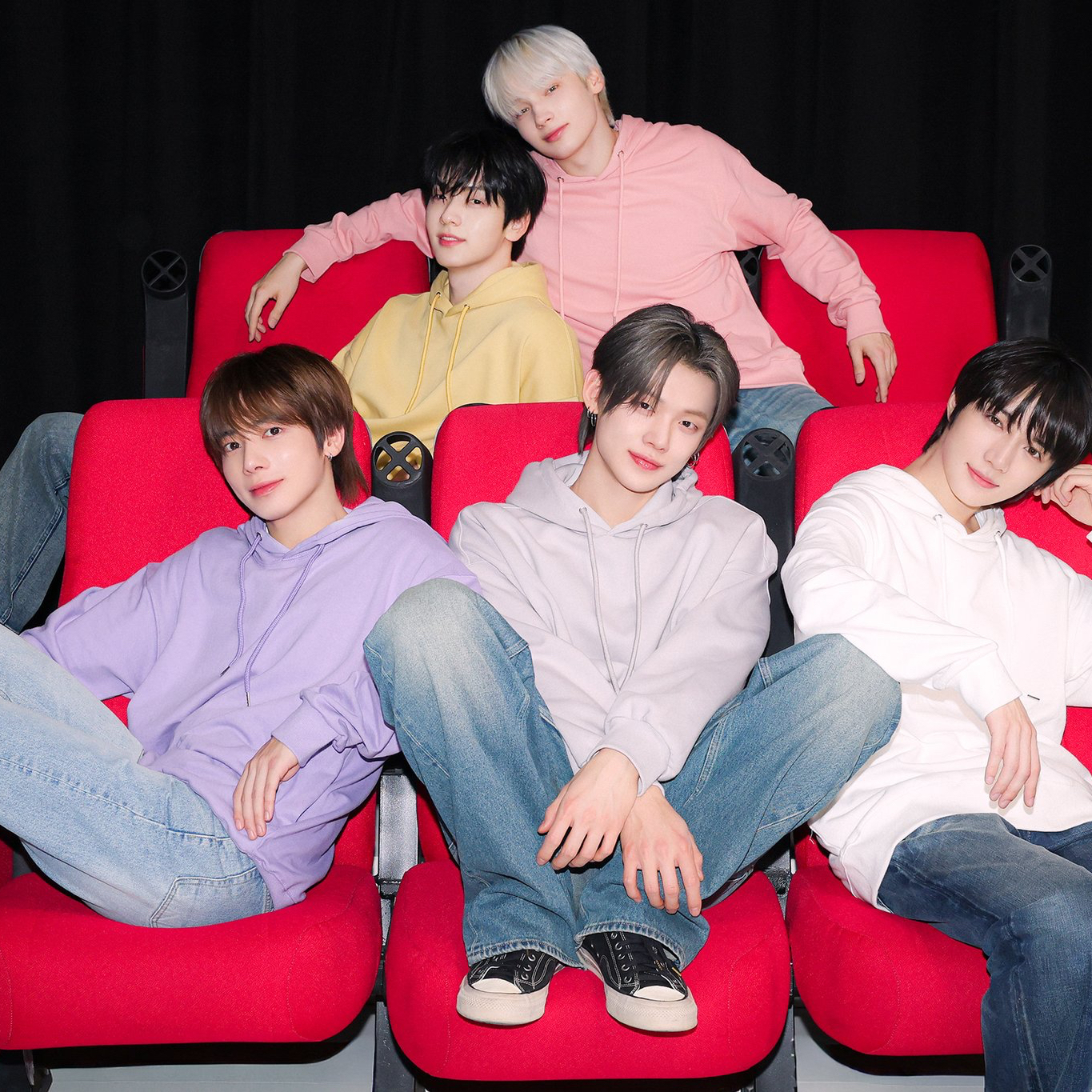 Momen yang diabadikan oleh penggemar TOMORROW X TOGETHER