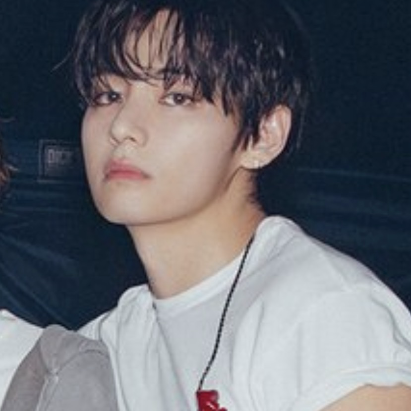 Foto aktivitas terbaru V (BTS)