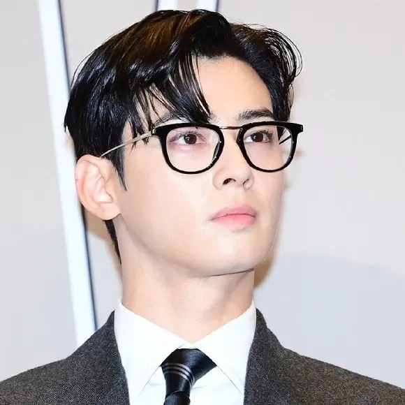 A moment captured by Eunwoo (ASTRO)'s fan