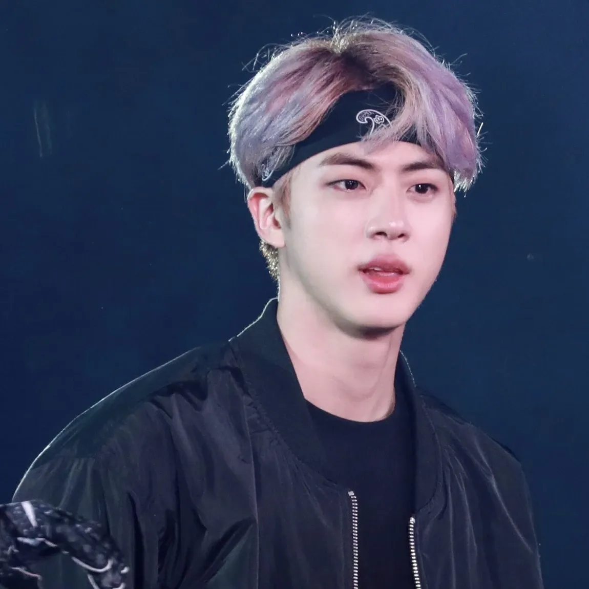 진 (방탄소년단) 최근 활동샷