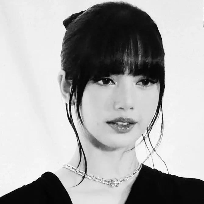 Momen yang diabadikan oleh penggemar Lisa (BLACKPINK)