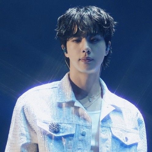 Foto aktivitas terbaru Jin (BTS)
